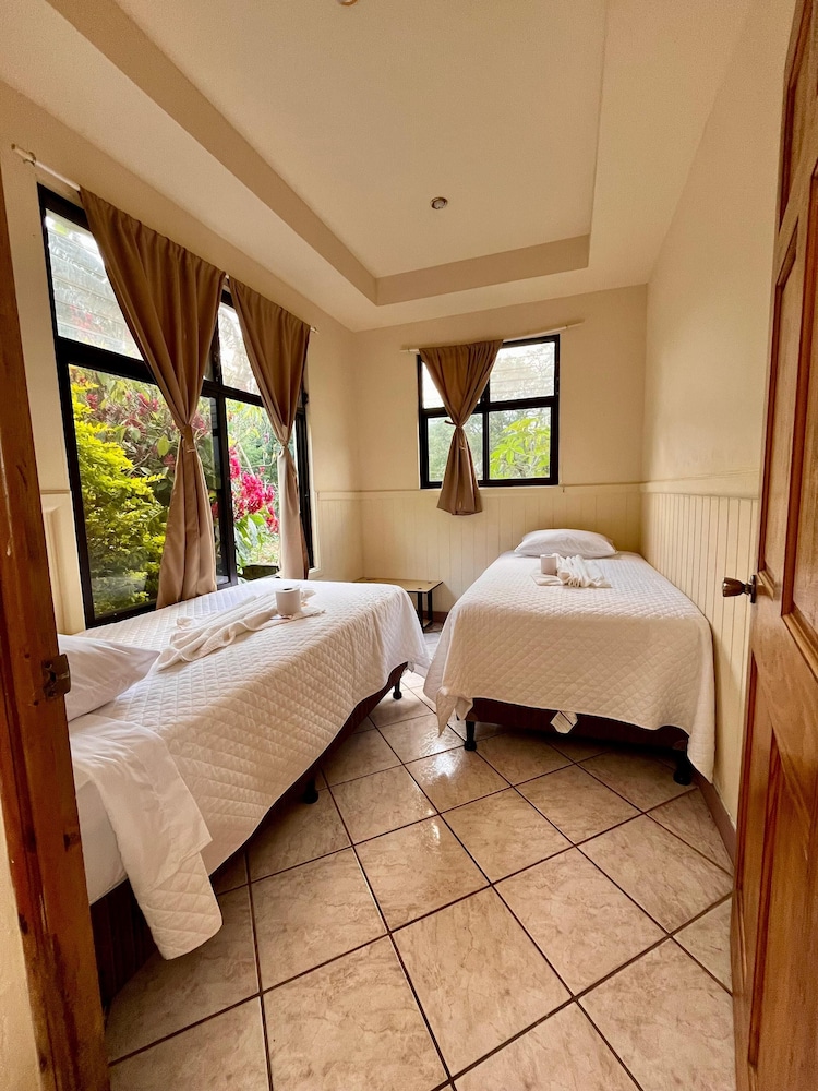 Basic Double or Twin Room photo 1