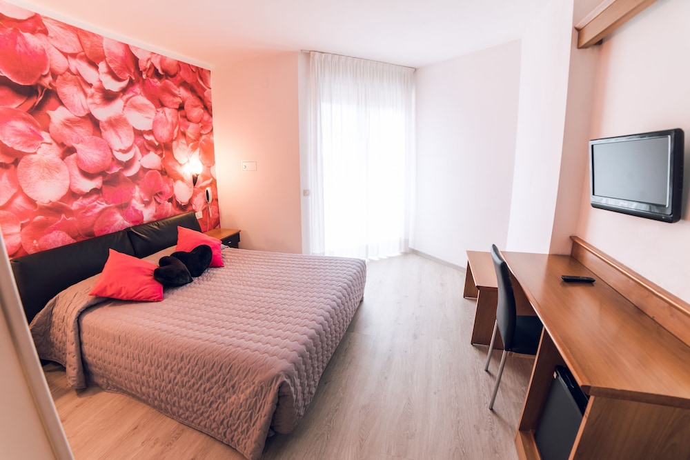 Design Double Room, 1 Queen Bed, Balcony photo 3