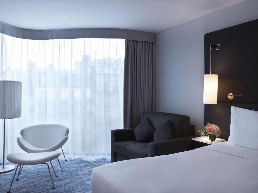 Room, 1 King Bed, City View
