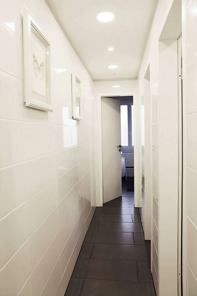 Family Room, Shared Bathroom