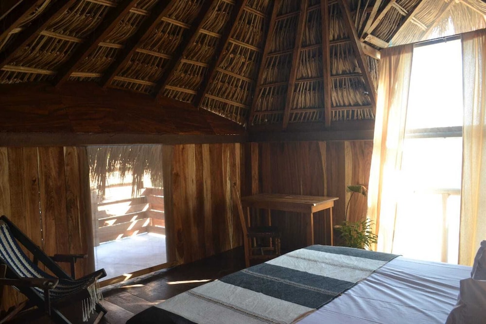 Superior Bungalow - Photo 5