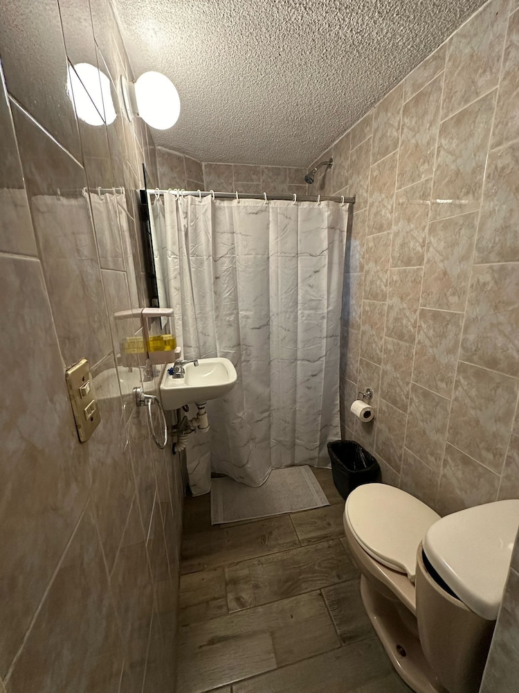 Basic Room, 1 Double Bed photo 2