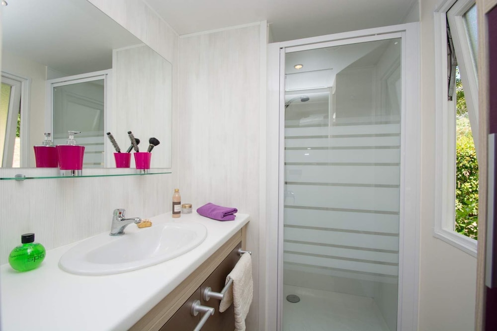 Mobile Home, 2 Bedrooms (Savanah) photo 3
