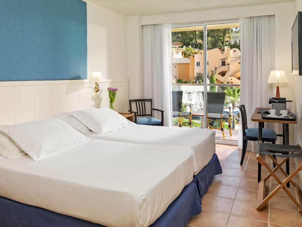 Standard Room, Partial Sea View - Photo 1