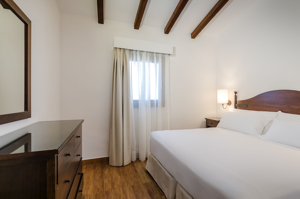Villa, 2 Bedrooms - Photo 3