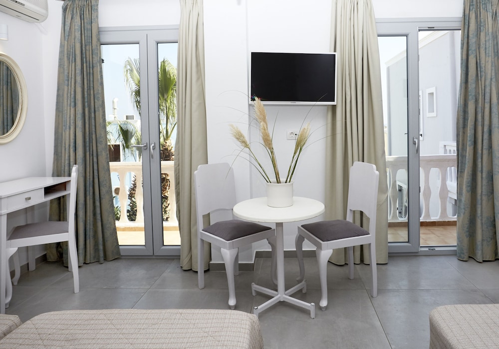 Superior Room - Photo 6