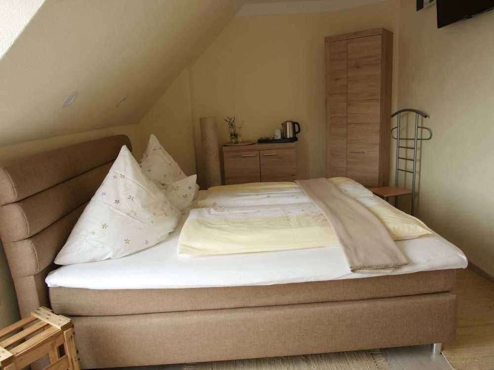 Basic Double Room photo 1