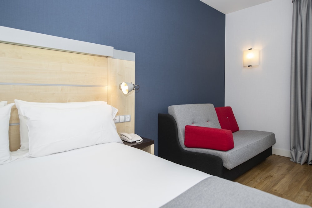 Standard Room (Free Breakfast) - Photo 5