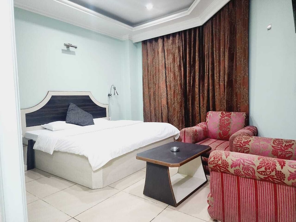 Deluxe Room - Photo 4
