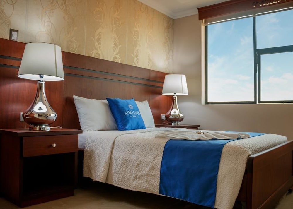Suite photo 1