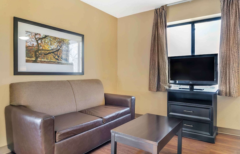 Deluxe Studio, Multiple Beds, Non Smoking - Photo 2