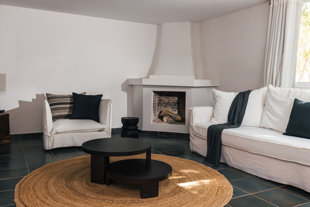 Seaview Suite - Main Building - Photo 6