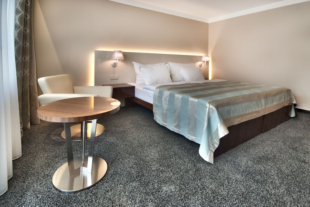 Standard Double or Twin Room photo 1