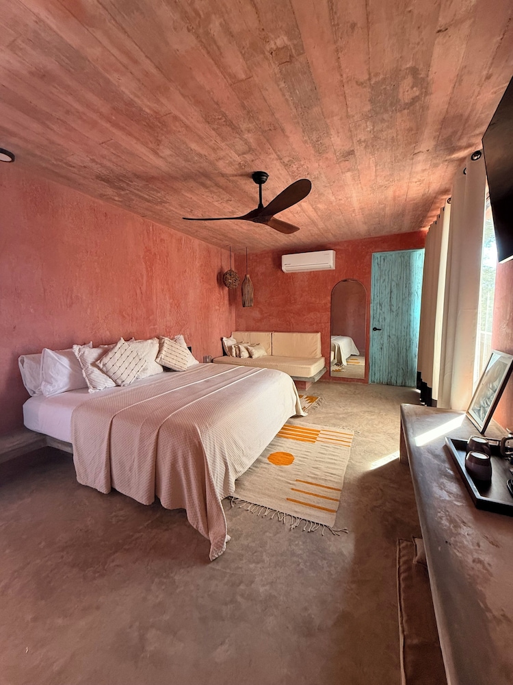 Deluxe Triple Room, Partial Ocean View