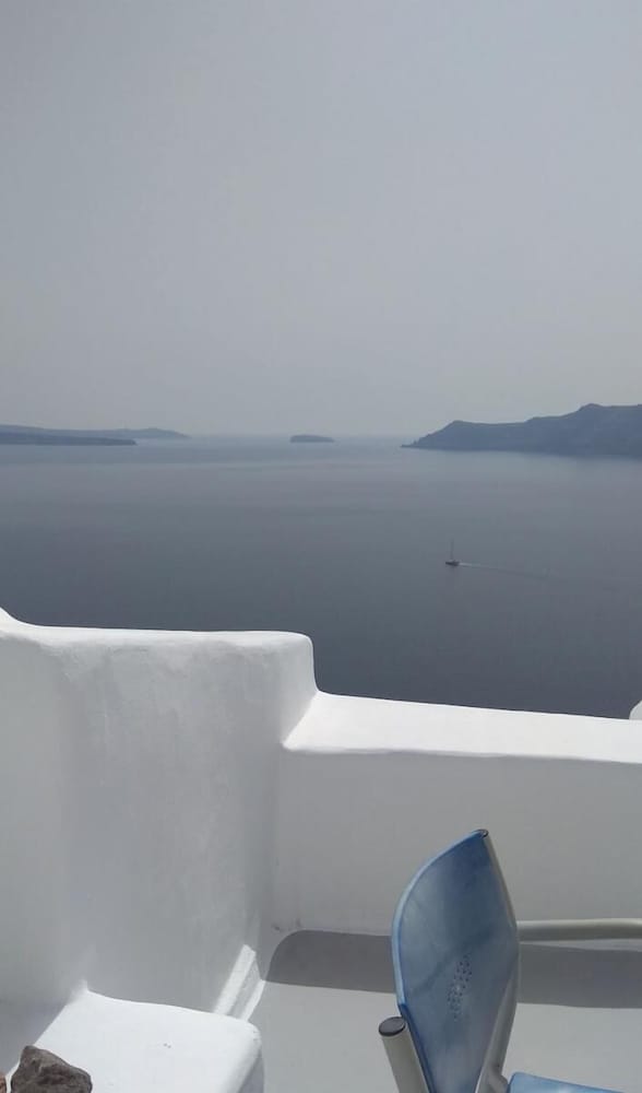 Traditional Cave House with Caldera View - Photo 5