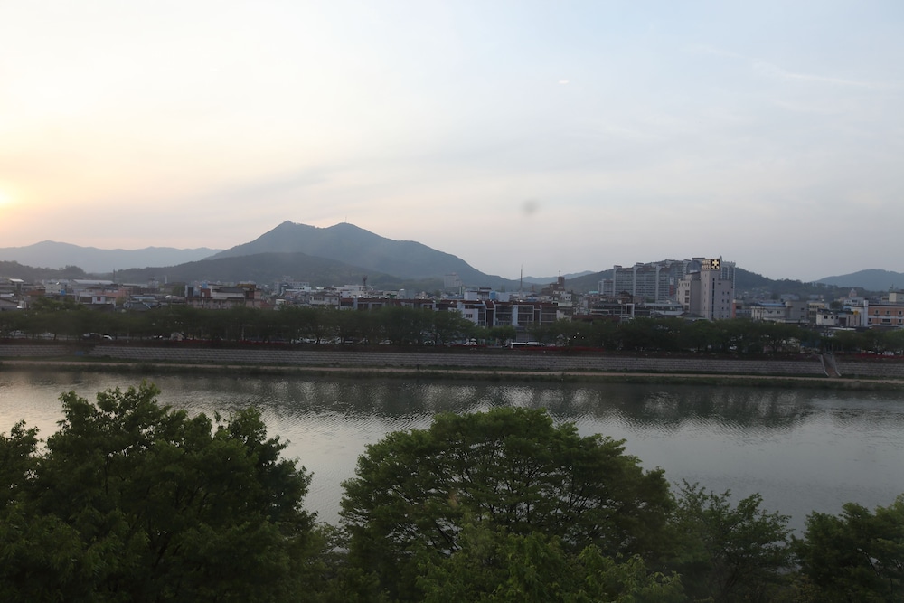 Suite, River View photo 3