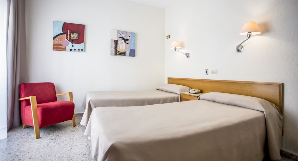 Standard Double Room, 2 Twin Beds - Photo 1