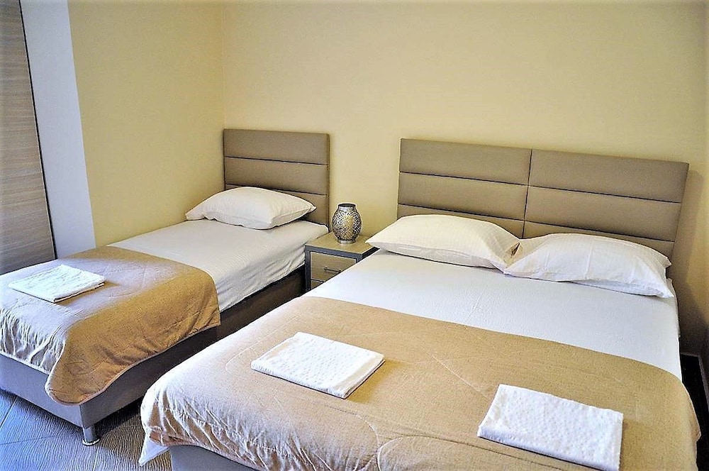 Comfort Apartment, 2 Bedrooms, Balcony photo 3