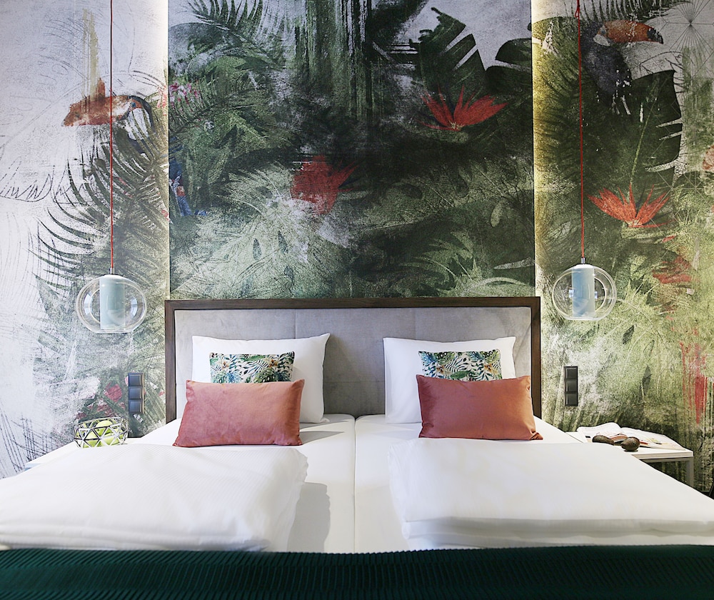 Deluxe Double Room - Photo 13