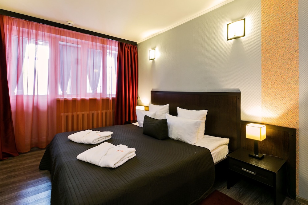 Luxury Suite, 1 King Bed with Sofa bed, Balcony