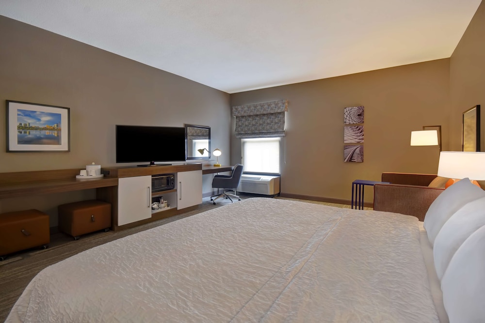 Room, 1 King Bed with Sofa bed (Study) photo 1