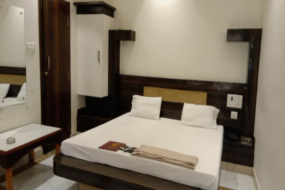 Deluxe Room - Photo 5