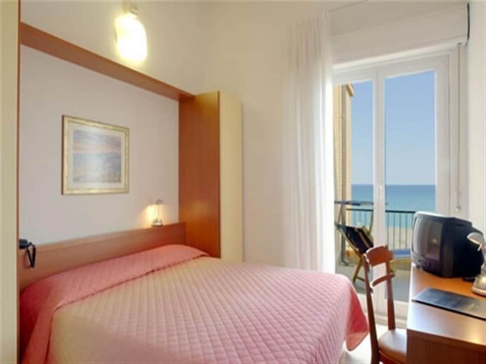Double Or Twin Room photo 2