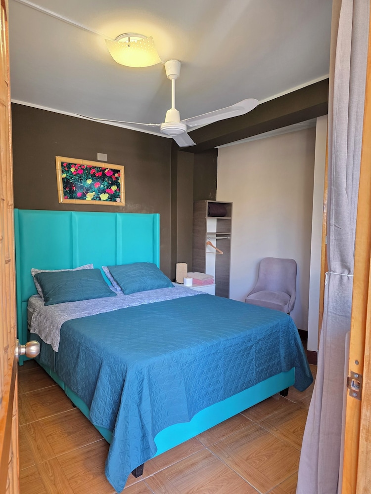 Traditional Room, 1 Queen Bed, Non Smoking, Pool View photo 2