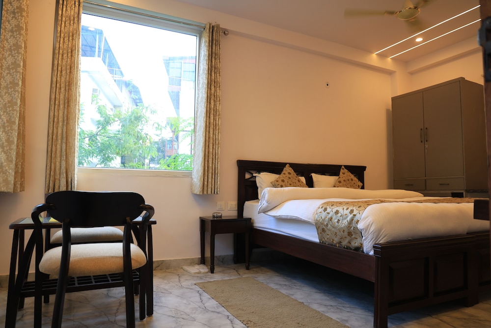 Executive Room - Photo 2