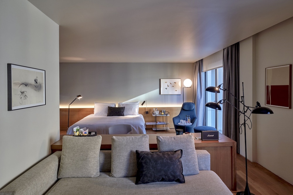 Grand Room (Sir Grand)