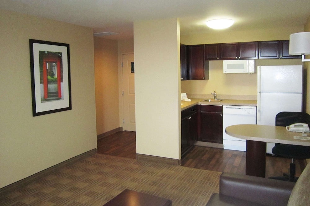 Suite, 1 King Bed with Sofa bed, Non Smoking - Photo 3