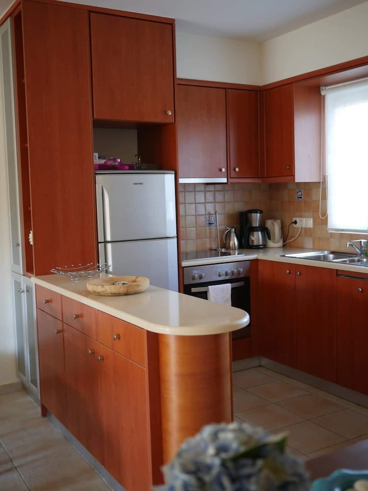 Basic Single Room, Balcony, Pool View photo 3