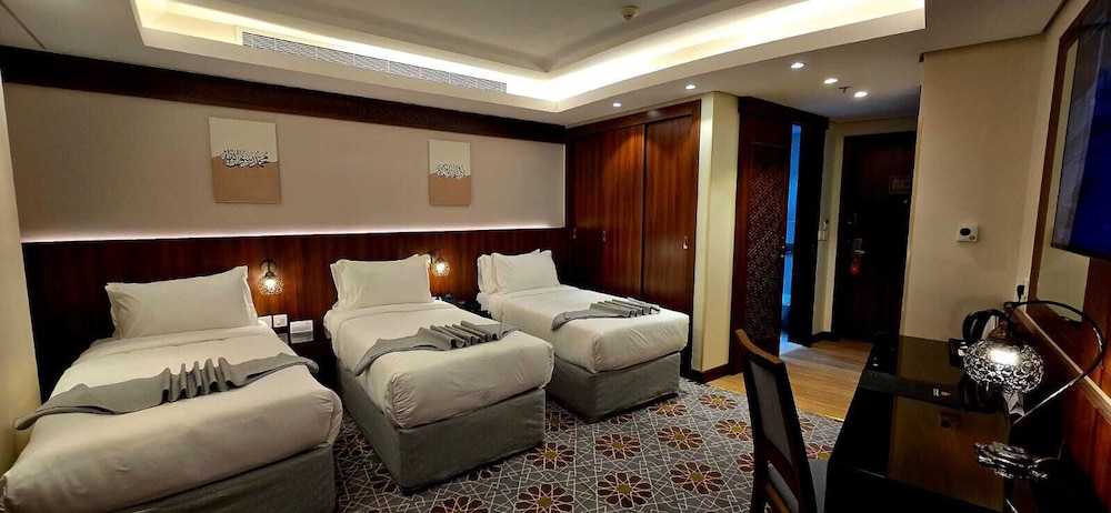 Deluxe Triple Room photo 1