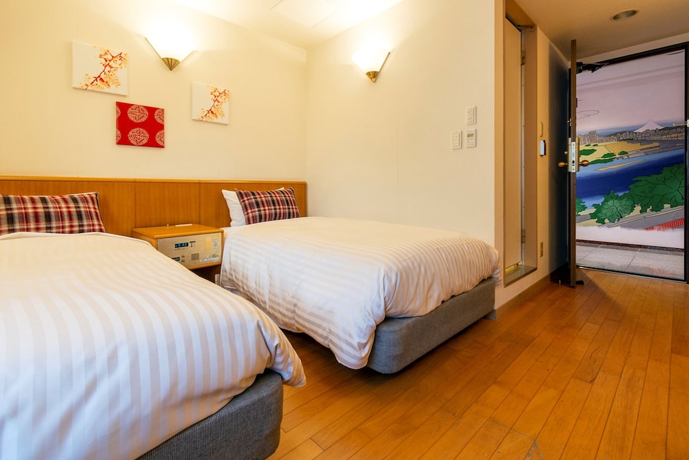 Twin Room Single Use, Non-Smoking photo 2