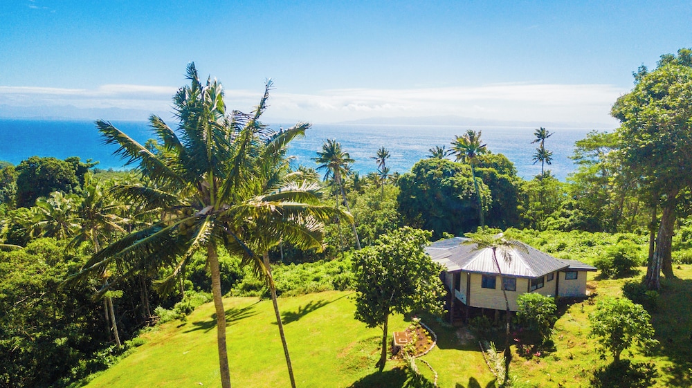 Deluxe Villa, Partial Ocean View photo 1