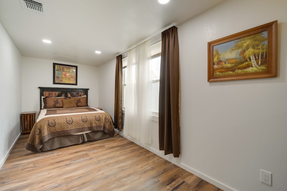 House (2 Bedrooms) photo 1