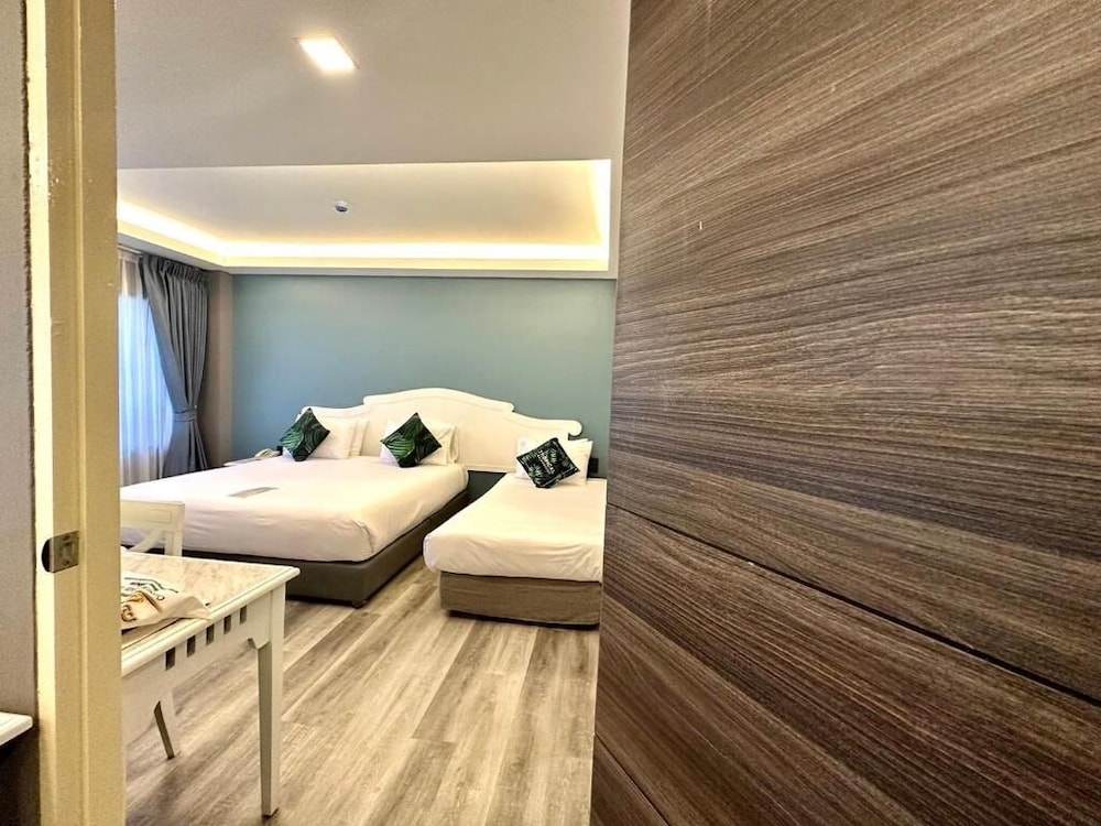 Grand Deluxe Family Connecting Room - Photo 4
