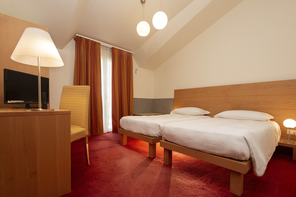 Classic Twin Room - Photo 1