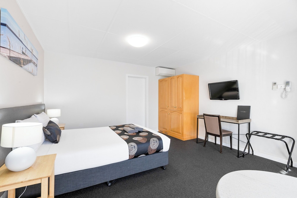 Superior Room, 1 Queen Bed photo 3