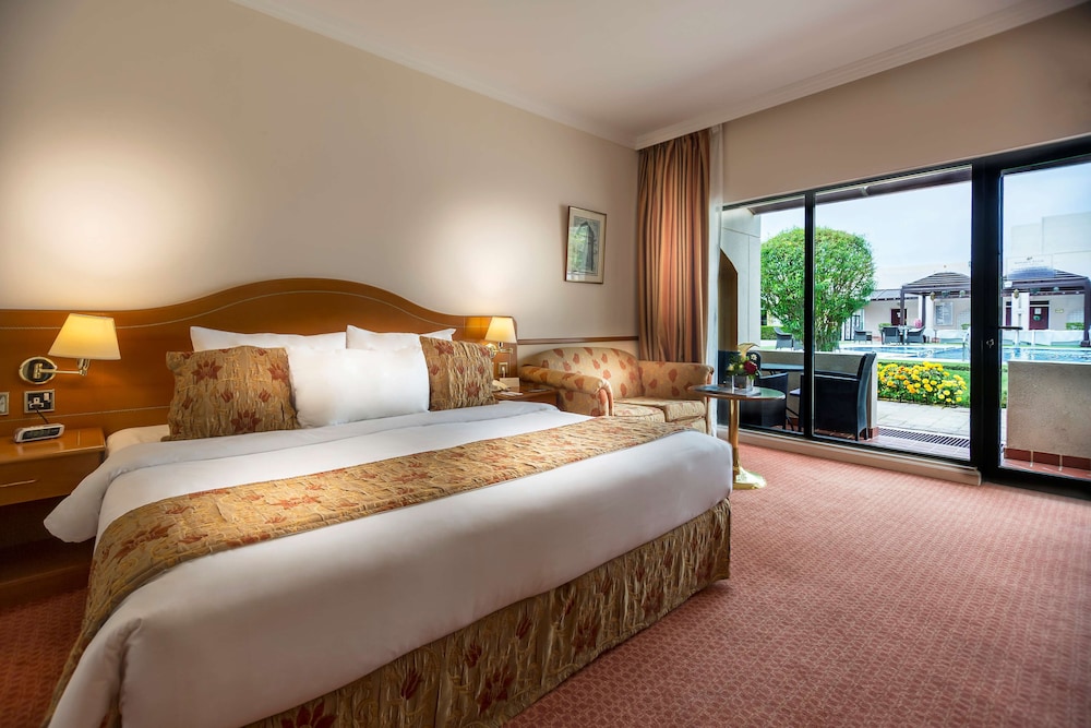 Standard Room, Multiple Beds - Photo 4