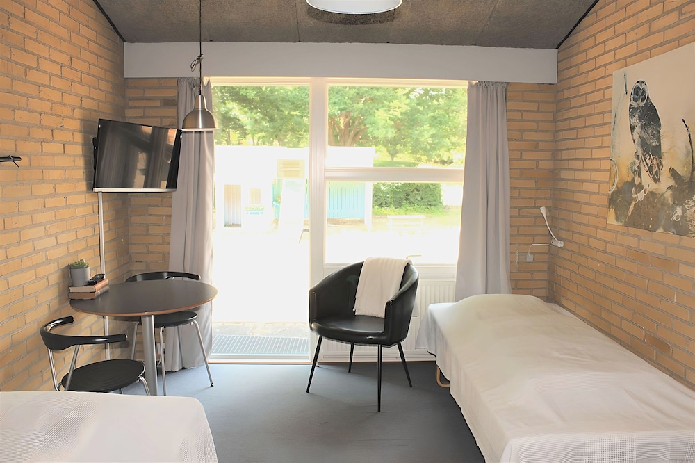 Economy Double Room photo 2