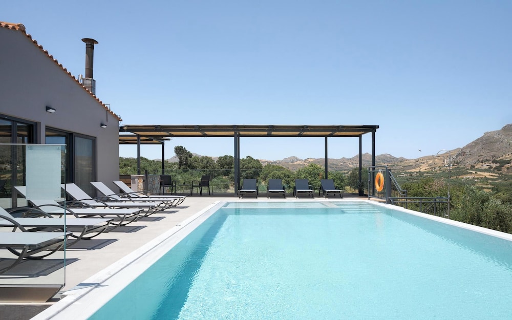 Deluxe Villa, Mountain View photo 1