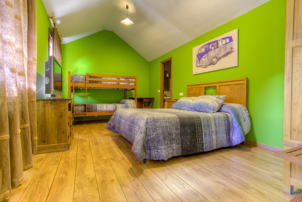 Quadruple Room - Photo 1