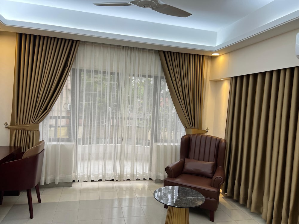 Executive Suite, City View photo 1
