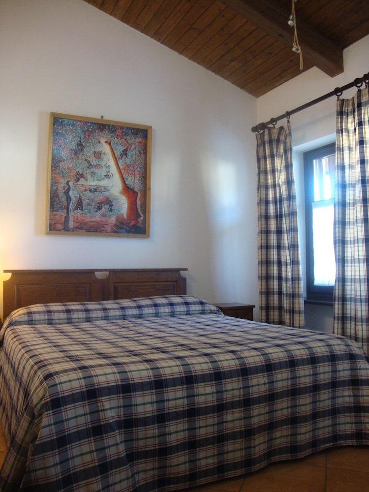 Classic Double Room, Private Bathroom (External) photo 2