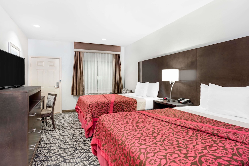 Studio Suite, 2 Queen Beds, Non Smoking photo 3