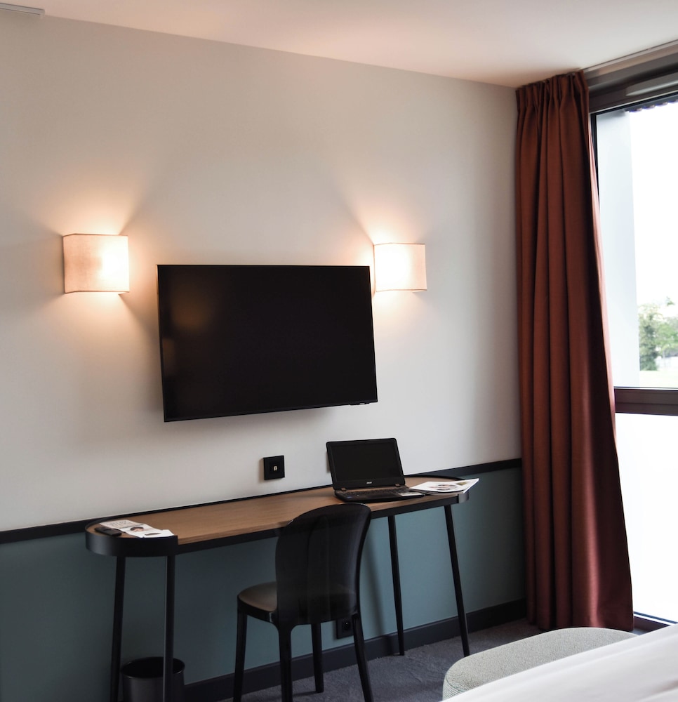Privilege, Room, 1 Queen Bed - Photo 3