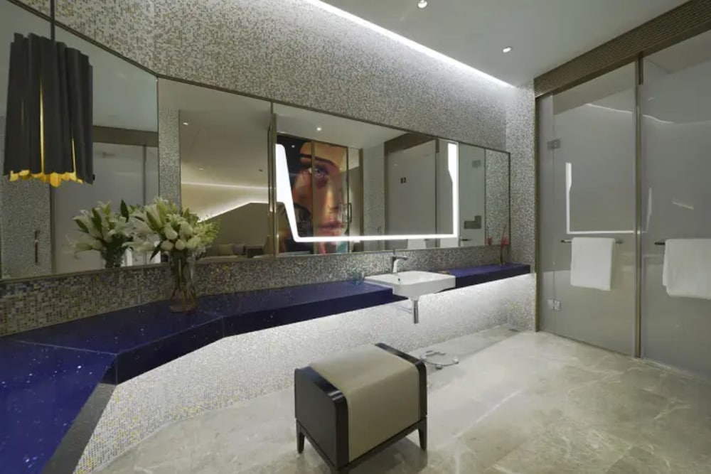 Legendary King Room photo 2