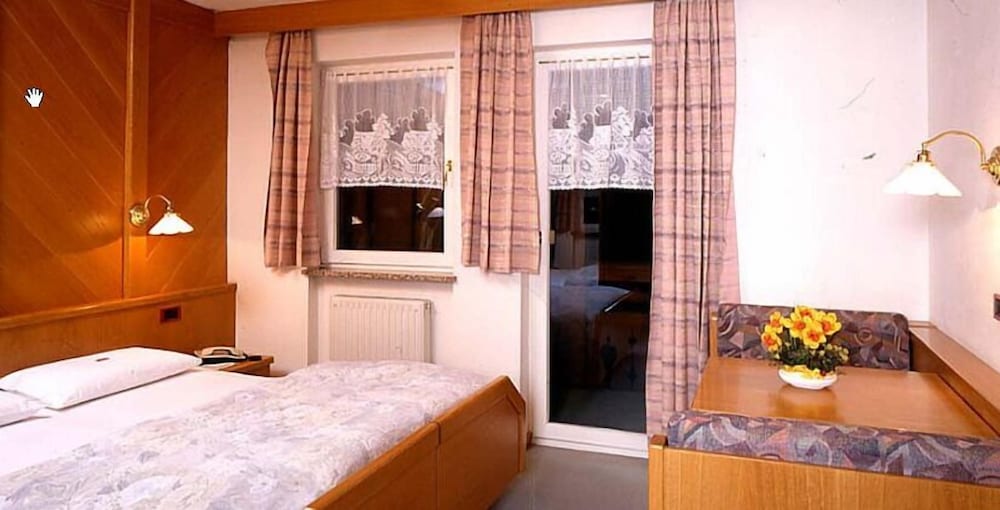 Economy Family Room with Balcony (access to Spa and Panoramic Pool)