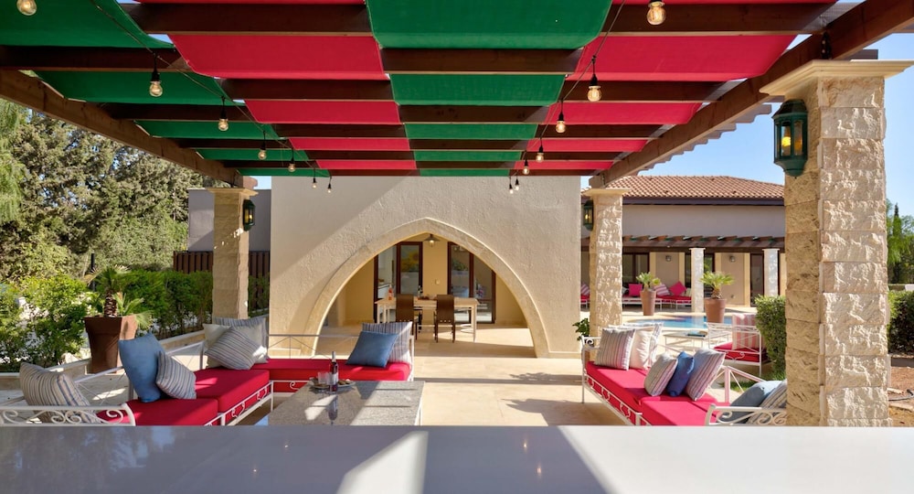 Villa photo 3